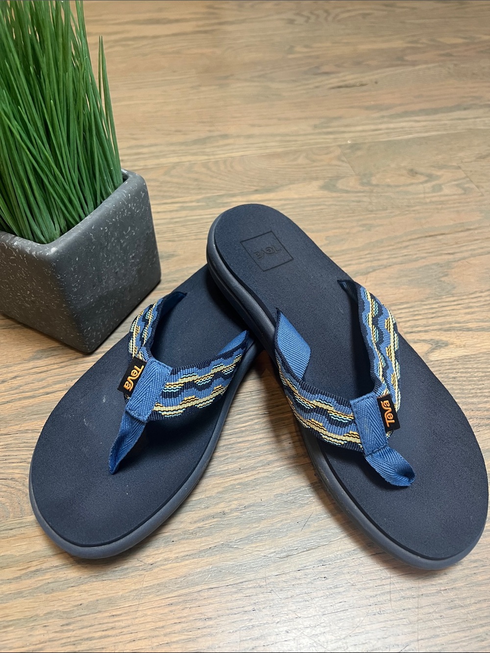 Teva Voya Blue and Yellow Webbing Flip Flops.  Size 6